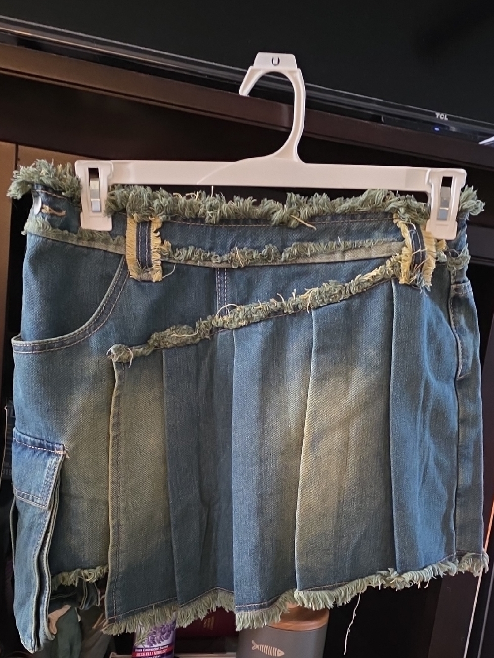 SHEIN Distressed Denim Pleated Mini Skirt in Blue